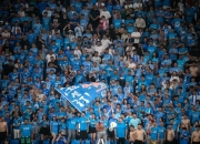 开云体育中国-紧张的比赛即将进行，球迷们相约观战