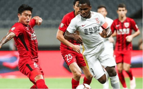 球队内部矛盾浮出水面，团队协作受到考验的简单介绍