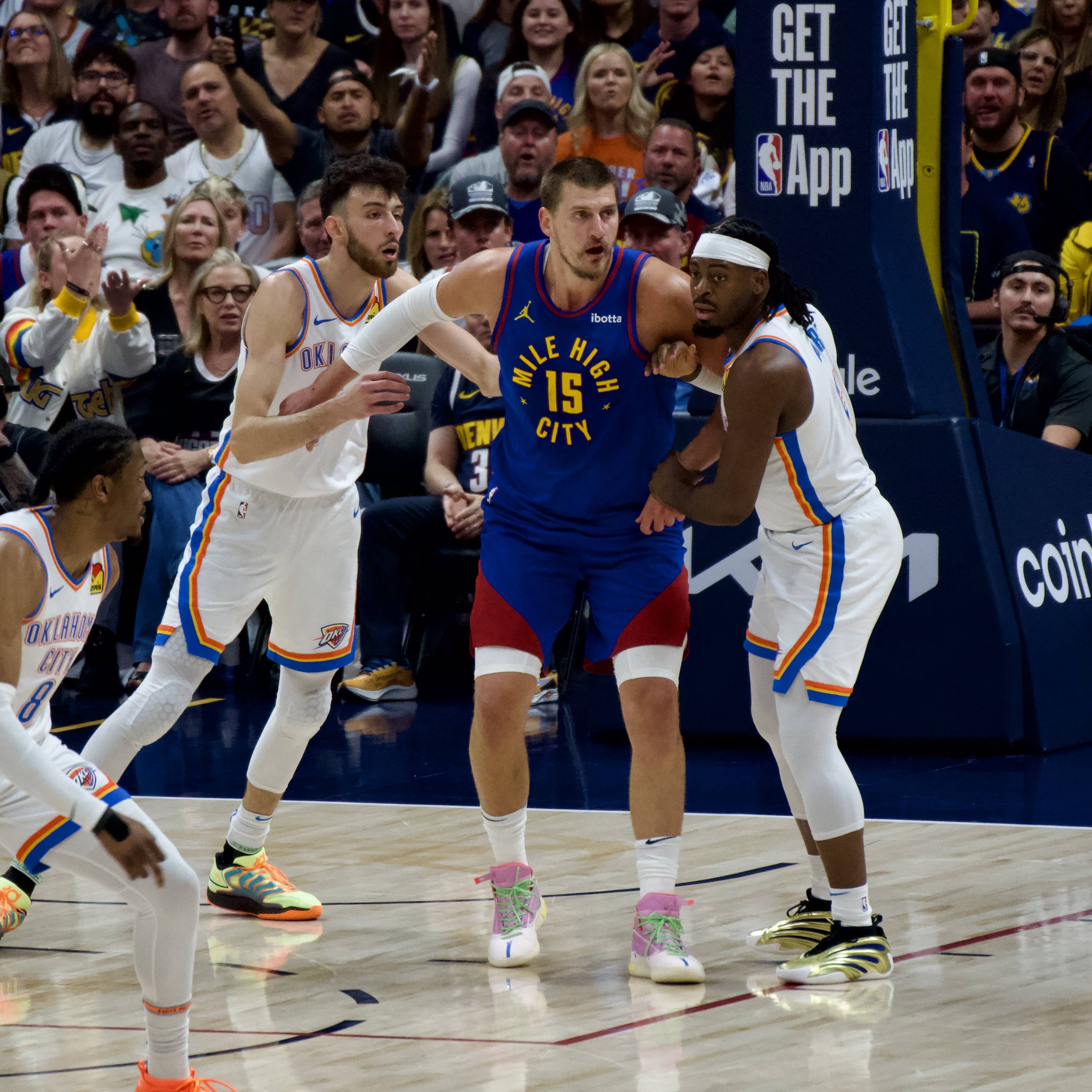 美国著名篮球比赛中出现精彩的绝杀一幕 美国著名篮球比赛中出现精彩的绝杀一幕