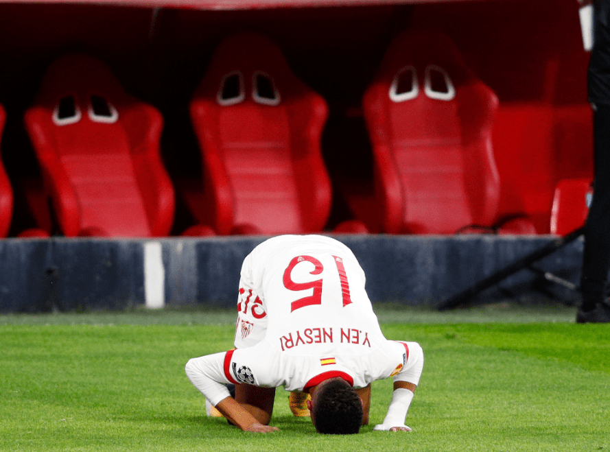 包含塞维利亚遭遇意外失利，客场告负的词条