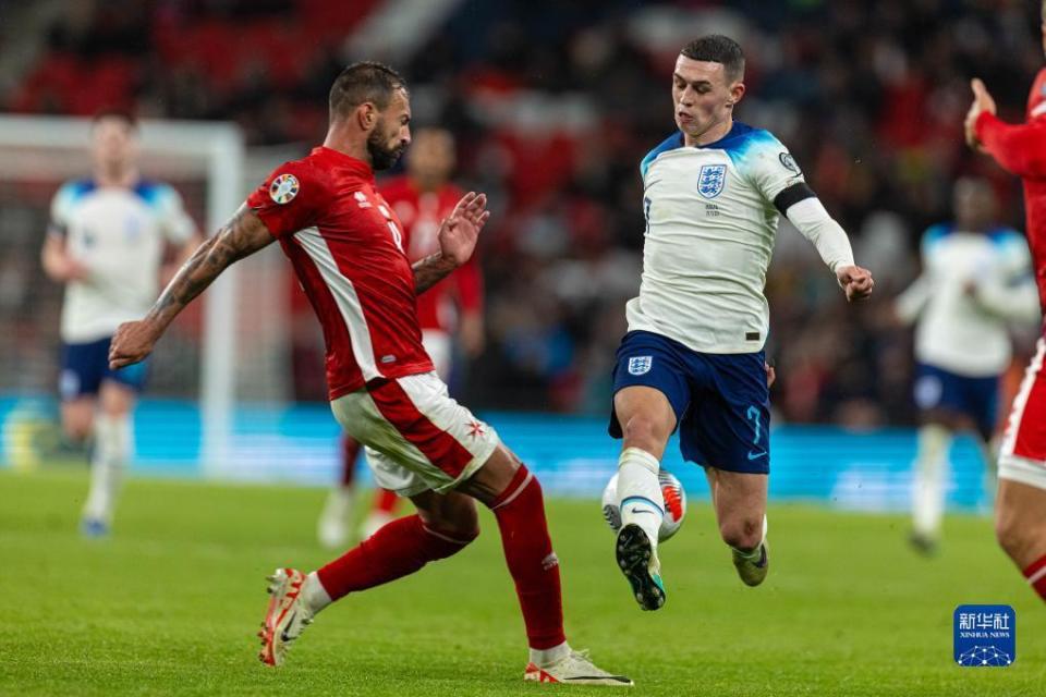 包含爱尔兰队力挫劲敌，稳固欧预赛领先地位的词条