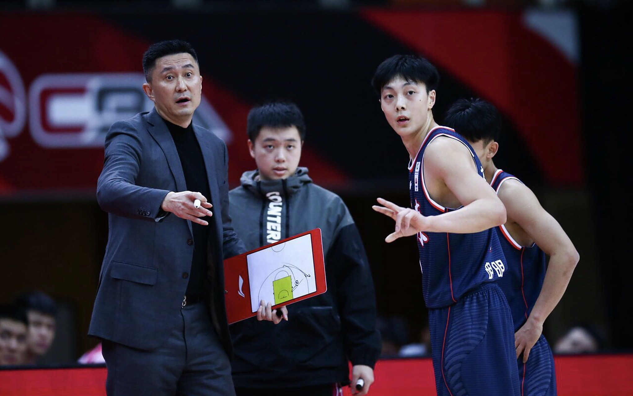 包含江苏舜天主场逼平武汉卓尔，遭遇积分榜上提升困难的词条