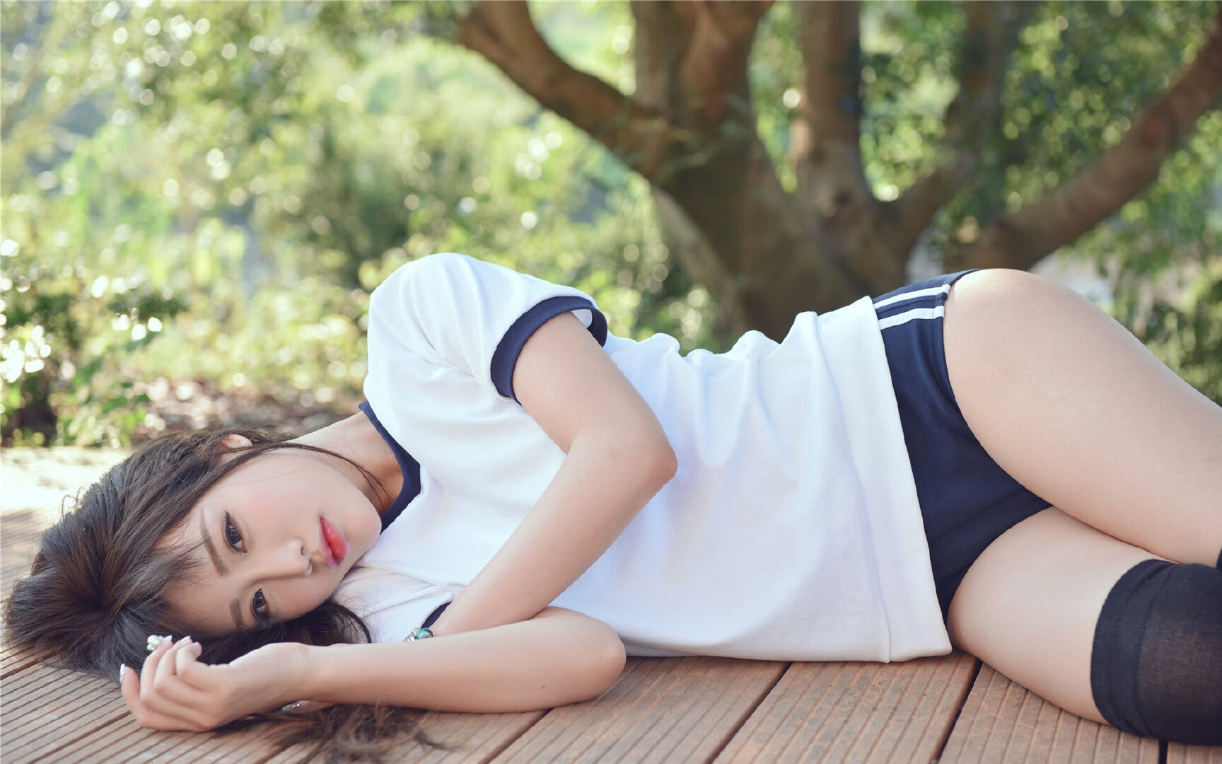 铁血碾压！莱比锡红牛高原征服玻利维亚，巴雷拉化身孤胆英雄